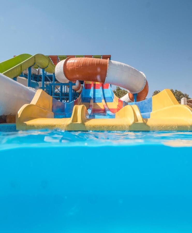 Hurghada Long Beach Resort Esterno foto Water park in Egypt