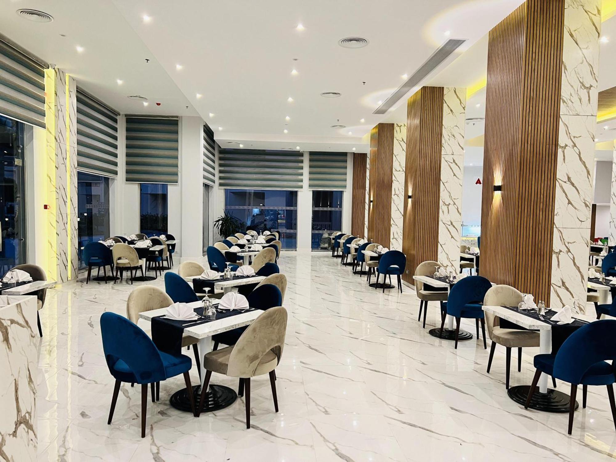 Hurghada Long Beach Resort Esterno foto The restaurant