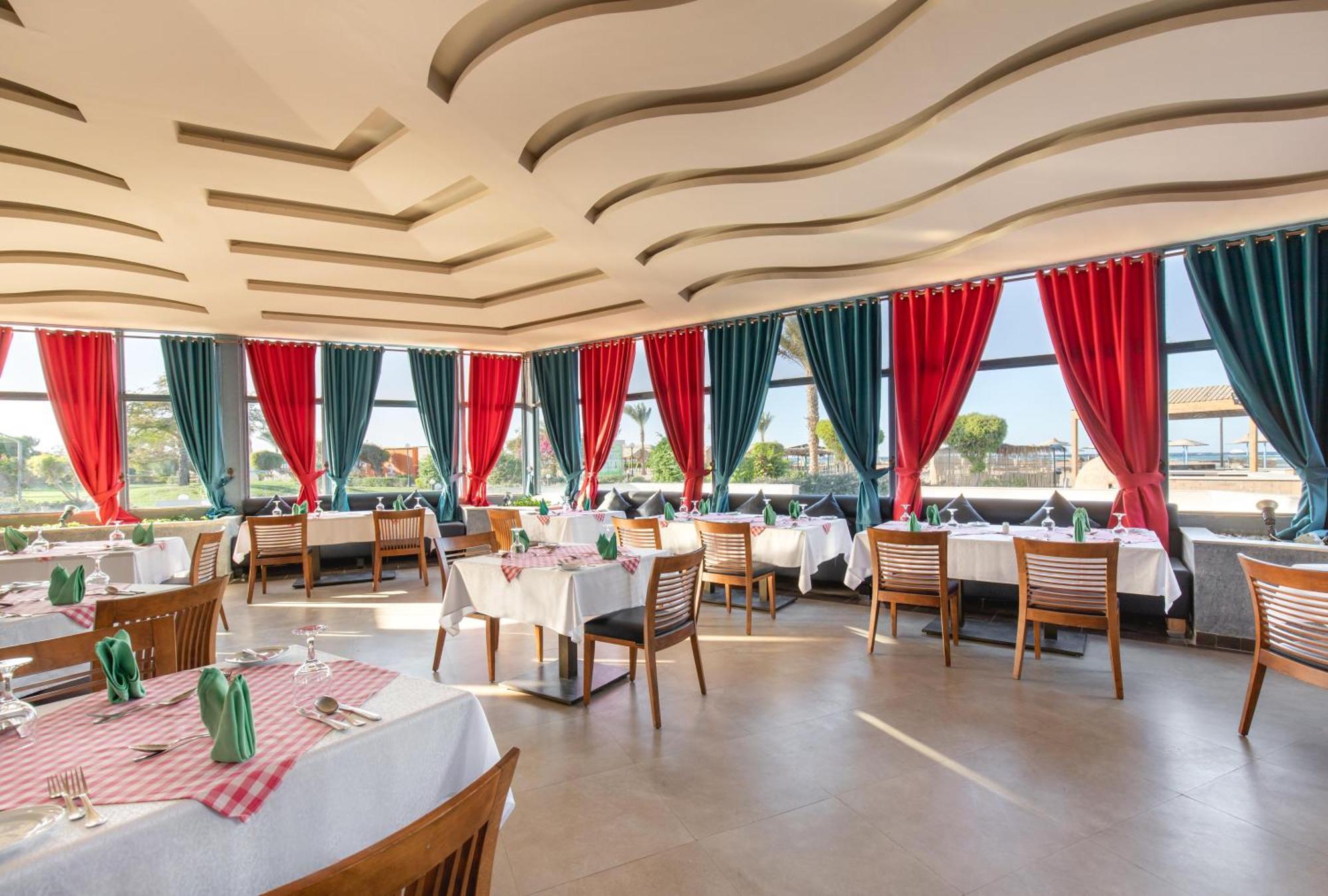 Hurghada Long Beach Resort Esterno foto Restaurant