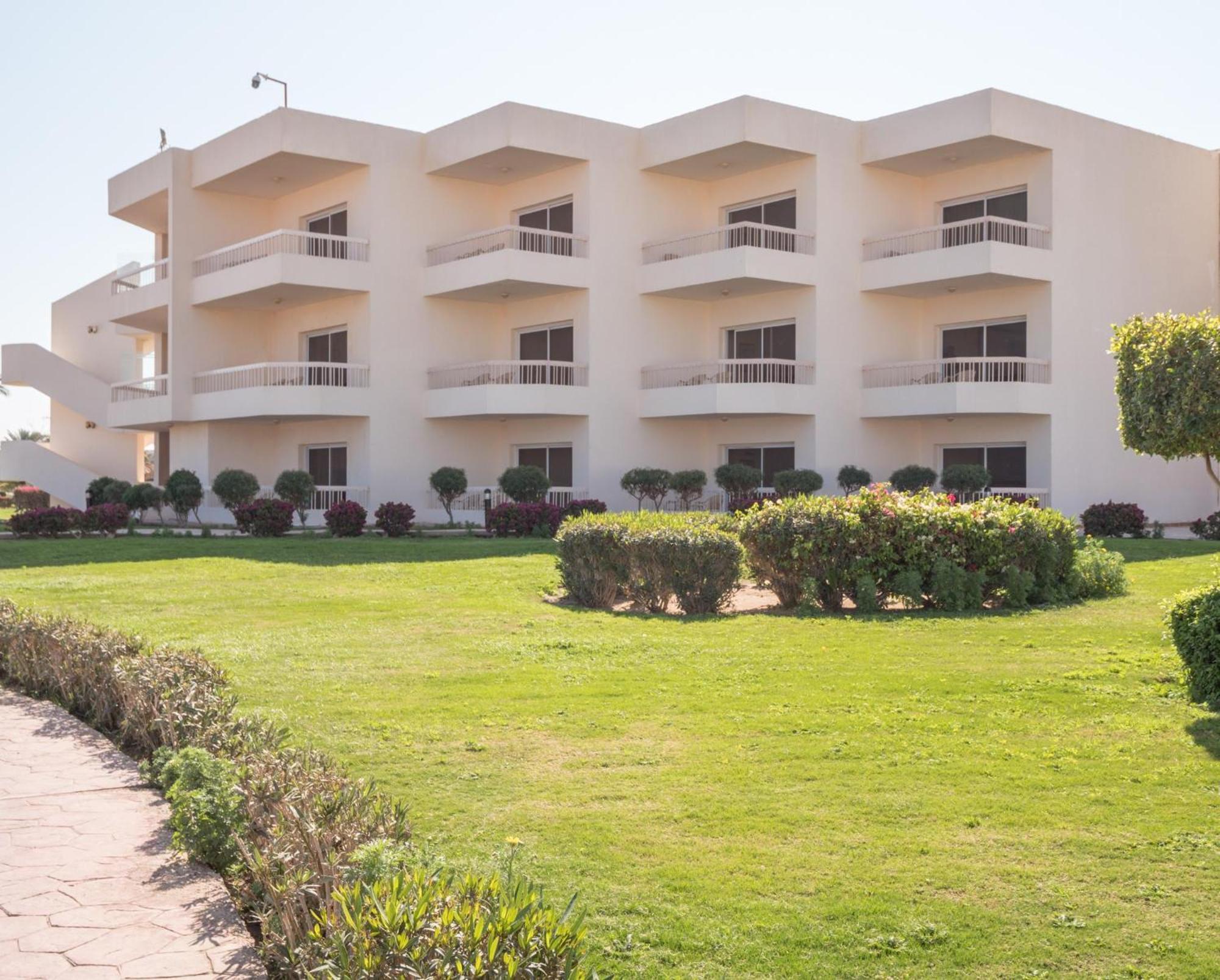 Hurghada Long Beach Resort Esterno foto The hotel in 2012