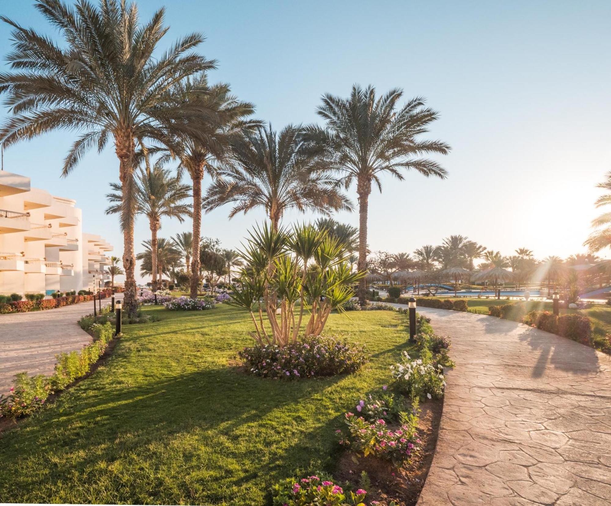 Hurghada Long Beach Resort Esterno foto El Alamein