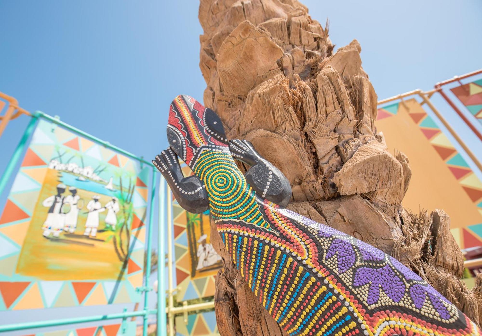 Hurghada Long Beach Resort Esterno foto The "Spirit of the Sun" sculpture at the 2018 festival