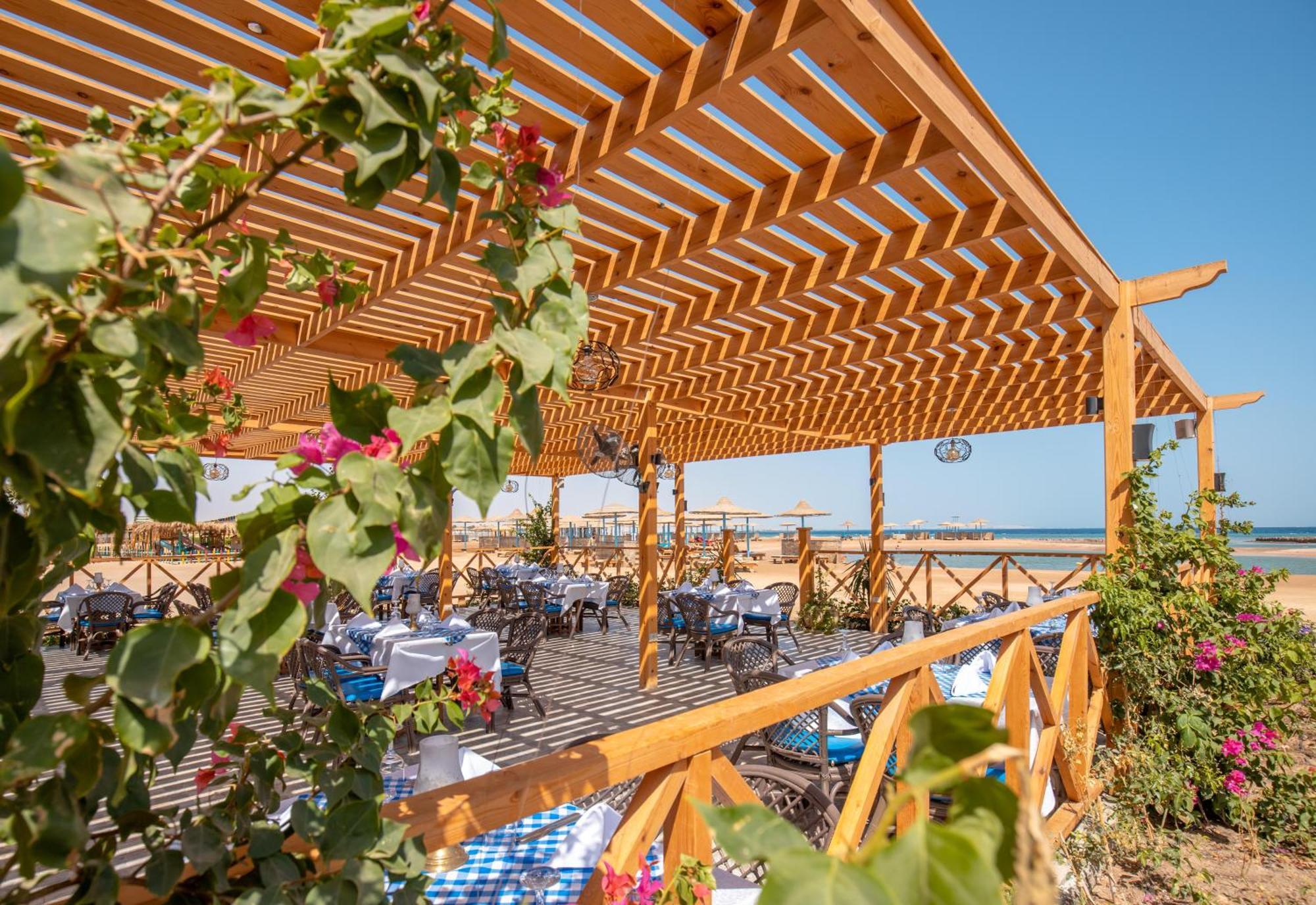 Hurghada Long Beach Resort Esterno foto Pergola in Egypt